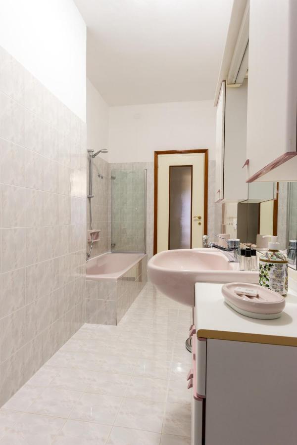 Flower Apartment Мантуя Экстерьер фото
